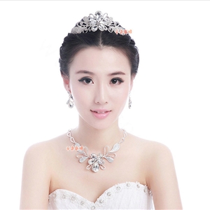 Classic Wedding Jewelry Set for Bridal Crystal Flowers Tiara & Earrings & Diamond Necklace Sets
