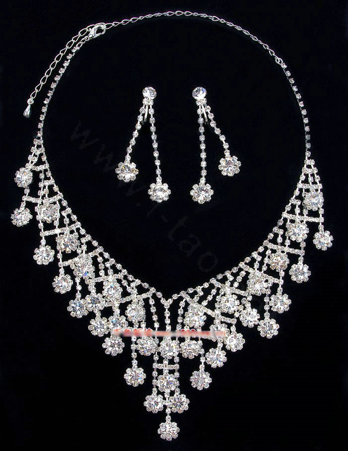 Elegant Wedding Jewelry Sets for Bridal Crystal Flower Tiara & Earrings & Rhinestone Tassel Necklace