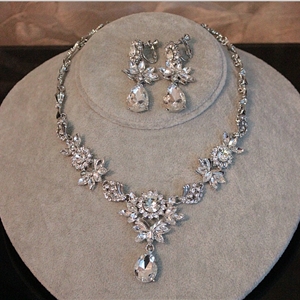 Luxury Wedding Banquet Jewelry Butterfly Flower Crystal Bridal Necklace Earrings Sets