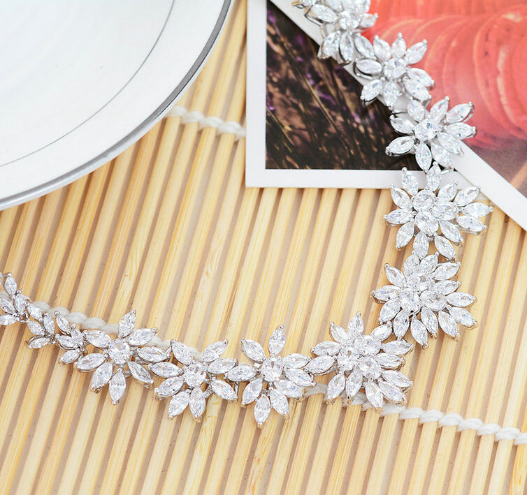 Luxury Wedding Banquet Jewelry Sets Diamond Flower Stud Earrings & Bridal AAA Zircon Statement Necklace