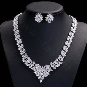Luxury Wedding Jewelry Sets Including 1 Pair Flower Stud Earrings & Bridal Zircon Statement Necklace