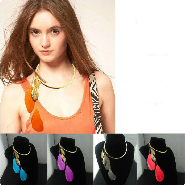 Europe Fashion Retro Women Gold-plated White Feather Tassel Metal Texture Punk Collar Necklace