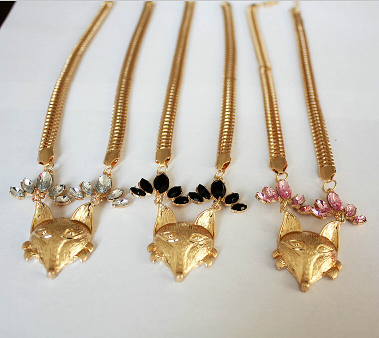 Fashion Retro Women Gold-plated White Diamond Metal Texture Fox head Short Necklace Clavicle Chain