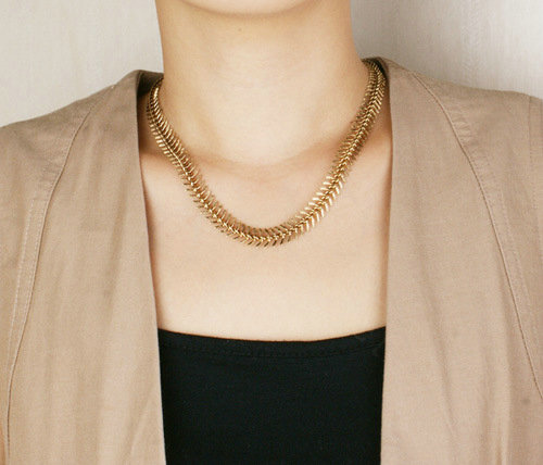 Fashionable Retro Women Golden Gold-plated Metal Whole Fishbone Chain Punk Short Necklace Clavicle