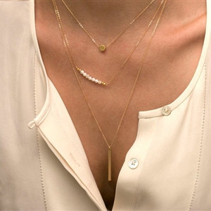 Hot sale Woman Simple Gold Plated Alloy Pendant Three Layers Pearl Clavicle Chain Necklace