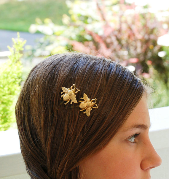 Retro Lovely Woman Gold Plated Princess Alloy Little bee Edge Side Clip Hair pin Accessories A pair