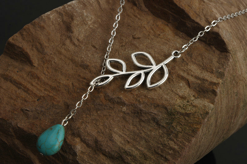Simple Retro Women Gold-plated Drops of Turquoise Metal Leaf Tassel Necklace Clavicle Chain
