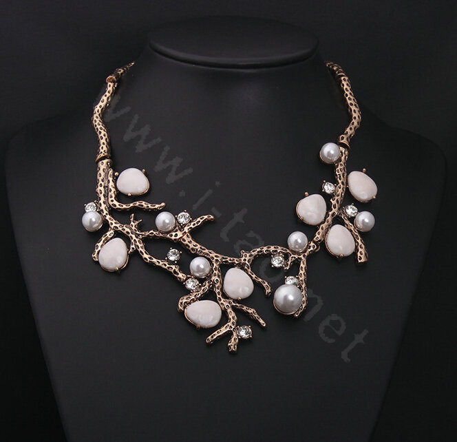Generous Fashion Retro Metal Branches Gem Pearl Rhinestone Short Clavicle Chain Necklace
