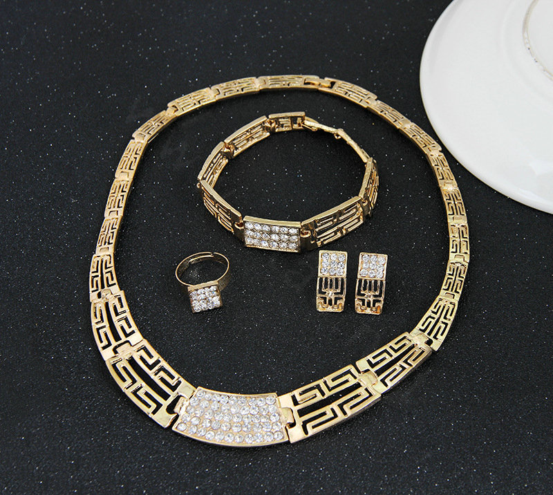 Fashion Women Punk Jewelry Sets Gold Plated Party Crystal Necklace Earrings Bracelet Ring 4pcs