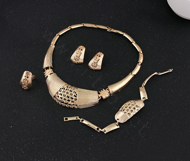 Luxury Exaggerated Wedding Party Jewelry Sets Crystal Gold Plated Bridal Necklace Earrings Bracelet Ring 4pcs/set