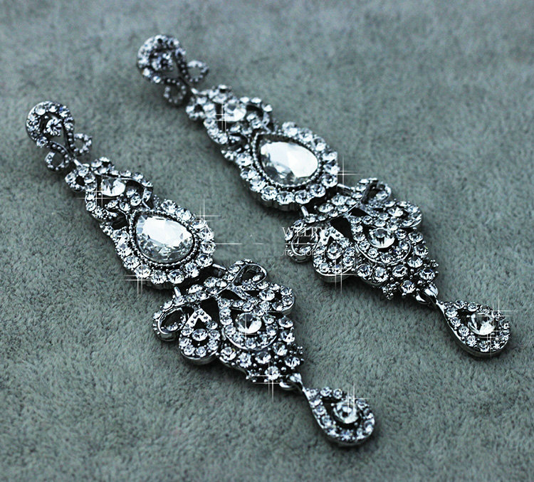 New Arrival Luxurious Romantic Chandelier Austrian Crystal Bridal Earrings White K Plated Long Earrings for Women