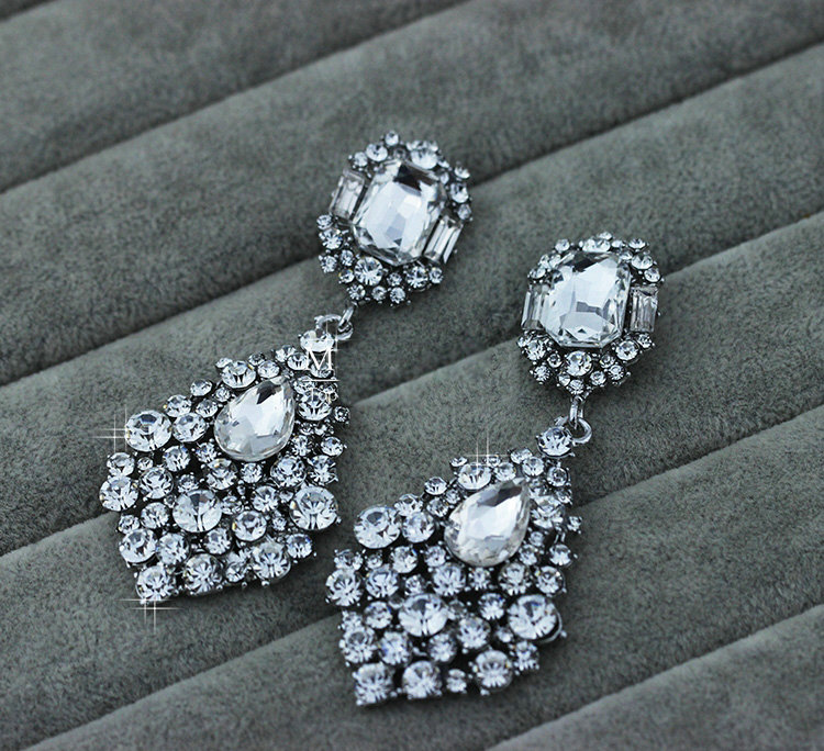 New Classic Design Teardrop Crystal White Gold Plated Dangle Earrings Wedding Jewelry Earrings for Women