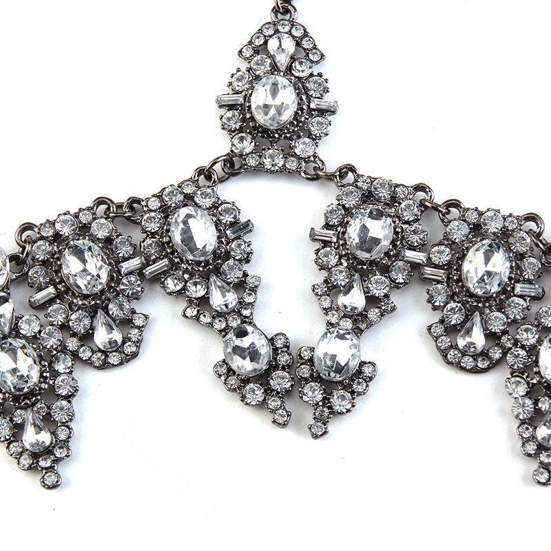 Gorgeous Rhinestone Flower Collar Pendant Necklace Dress Decro Body Chains Jewelry - White