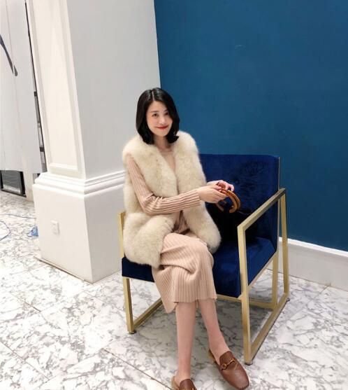 Cheap Furry Faux Fox Fur Vest Fashion Women Overcoat - Apricot 01