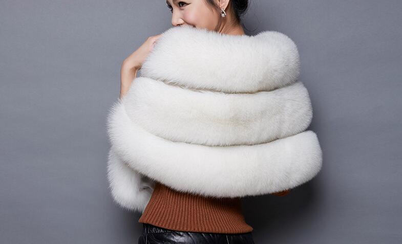 Elegant Warm Faux Fox Vest Fashion Women Overcoat - White