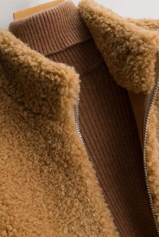 Good Furry Faux Lamb Fur Vest Fashion Women Overcoat - White