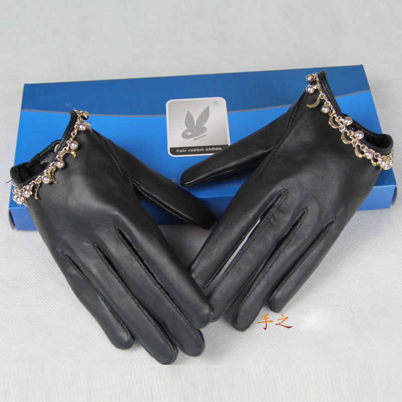 Classic Women Half Palm Button Real Sheepskin Girls Finger Gloves Keep Warm - Black Chain B