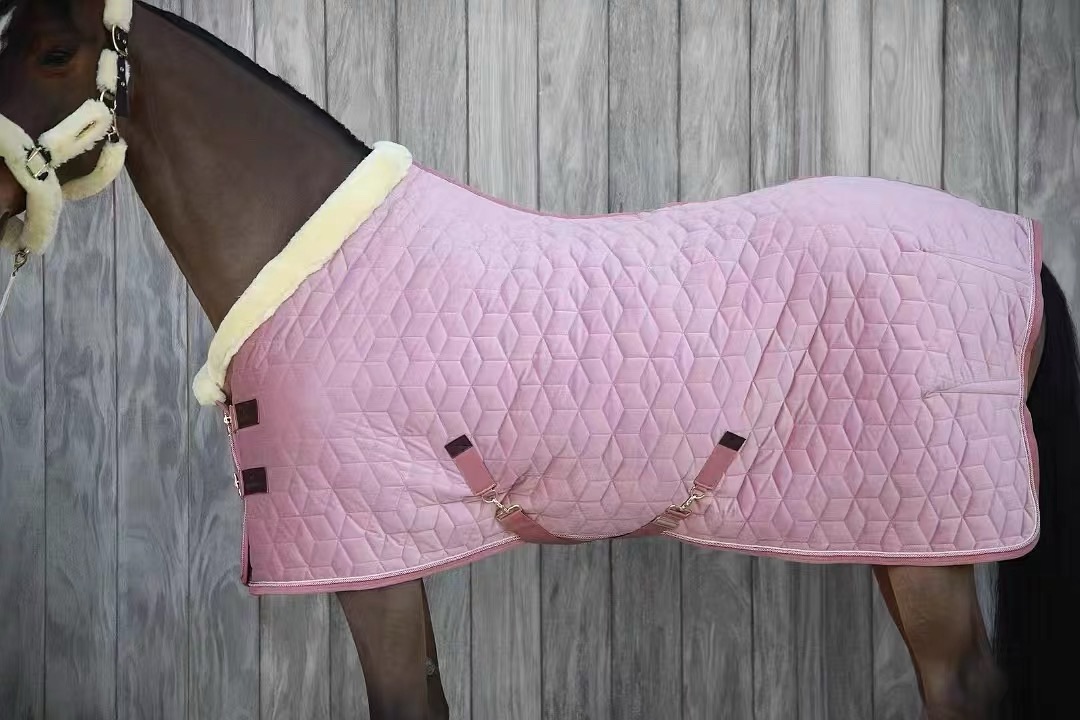 Adjustable Velvet Rug Horse Care Blanket Detachable Neck Cover Winter Keep Warm Equestrian Gear With Comfort Thickened - Pink